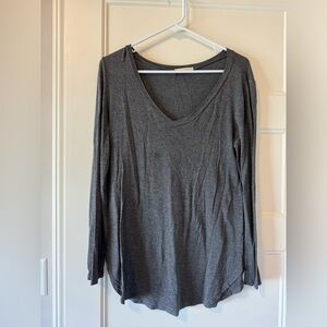 Rounded Hem V-Neck Long Sleeve Tshirt